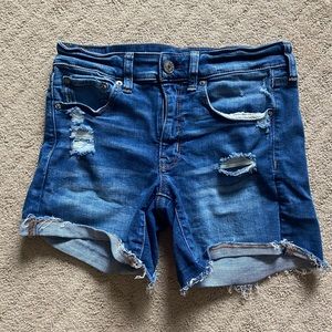 AE Super Stretch Midi Shorts - size 6